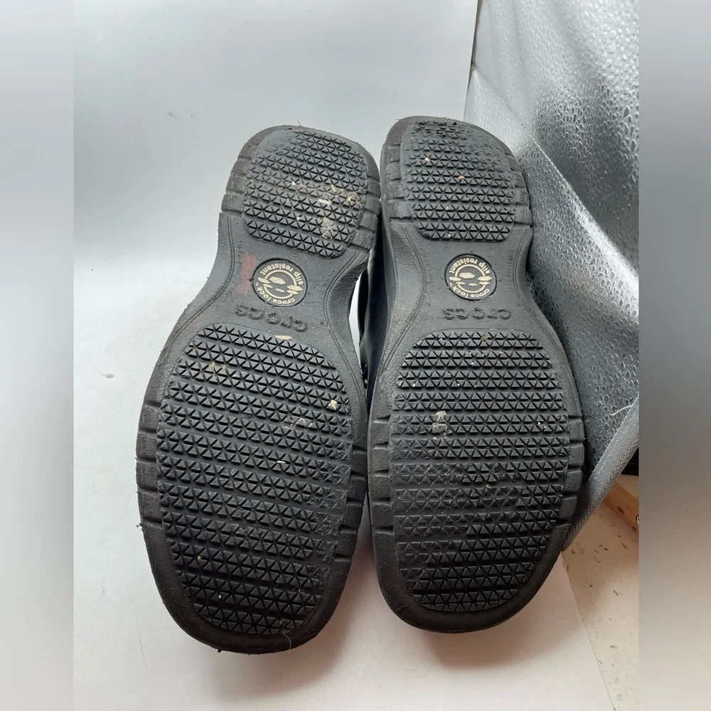 Crocs Slip Resistant black leather mens work sneakers size 8